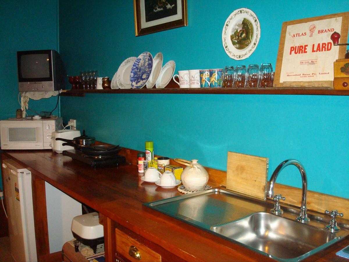 Brick Cottage kitchenette