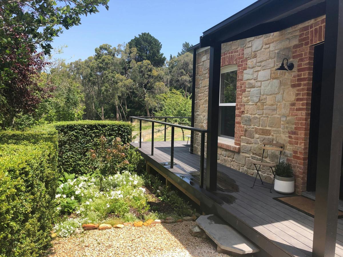 belles cottage deck