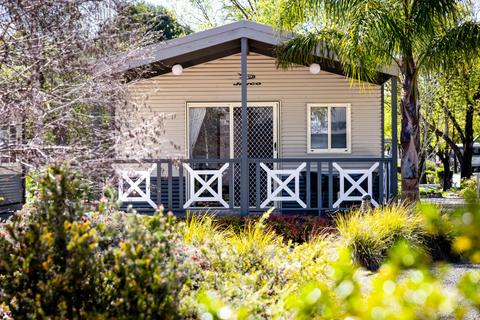 Shiraz Cabin