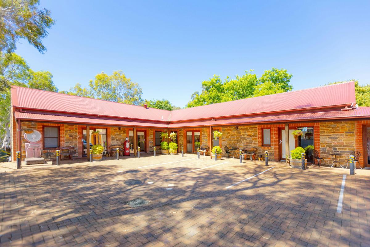 Birdwood Motel