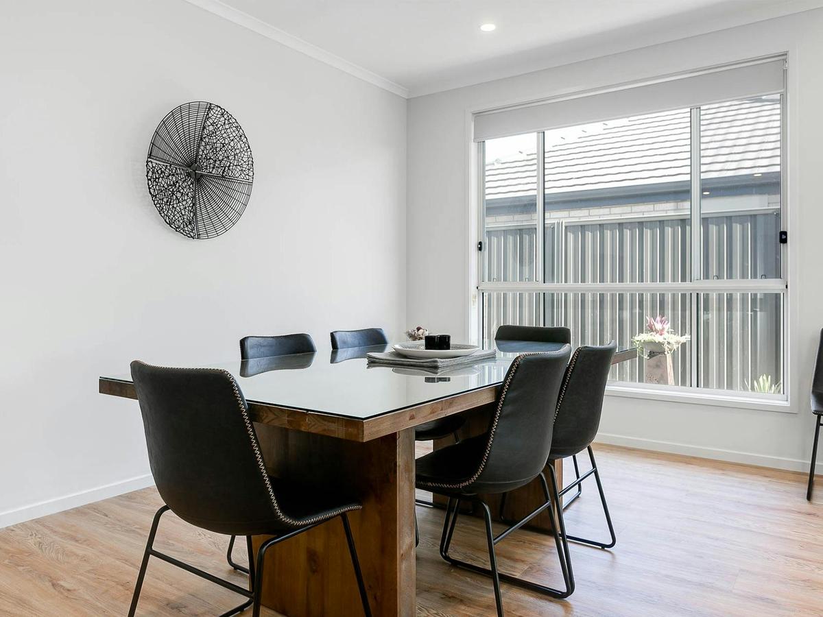 Brand New 3 Bedroom So Close to Sea and Lake