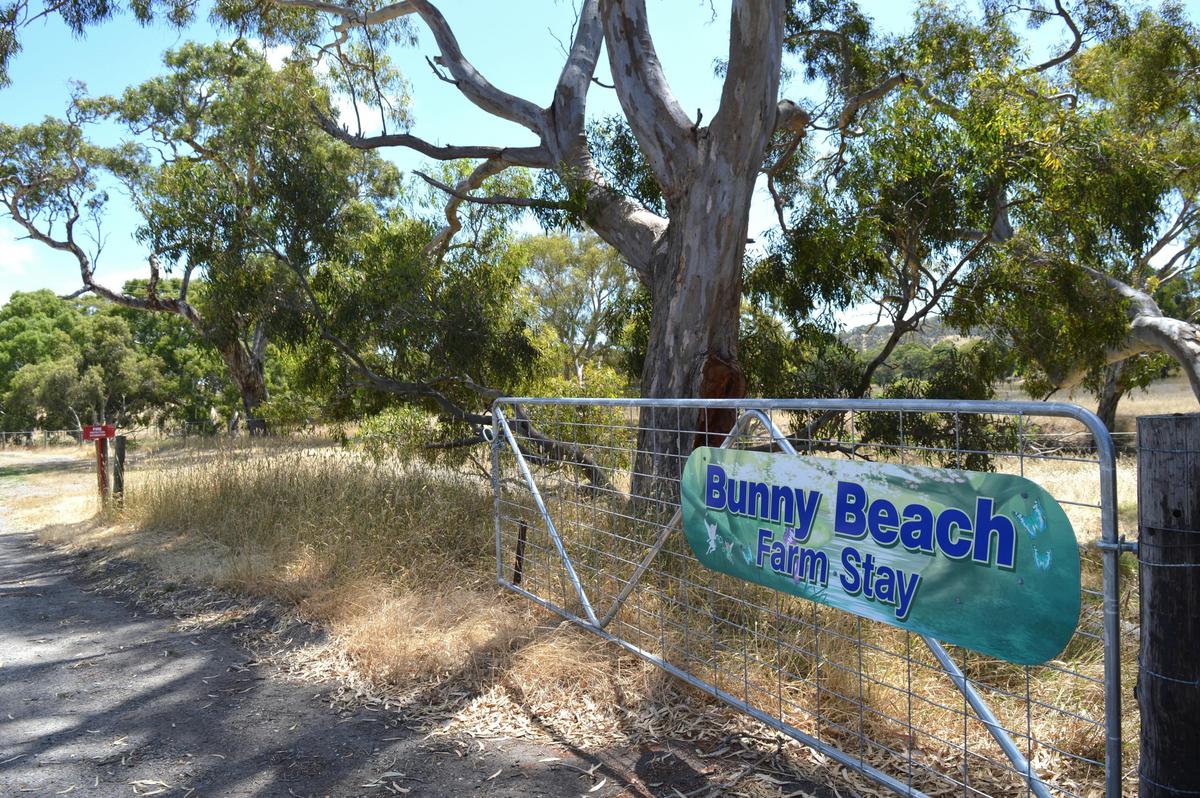 Entrance Sign to Bunny Beach Farm Stay