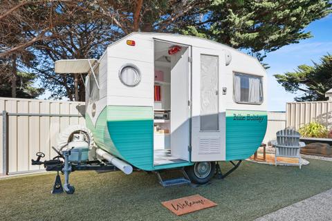 Billie by the Bay - Vintage Caravan at Port Elliot