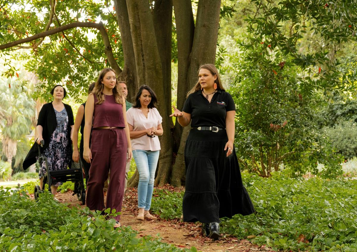 Botanical Gardens Native Plants and Social History Tour