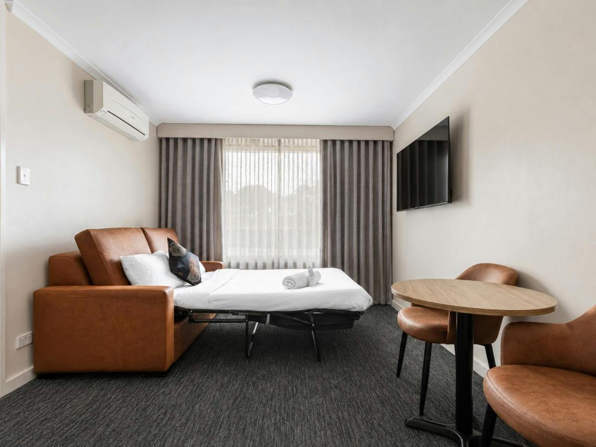 One Bedroom Apartment