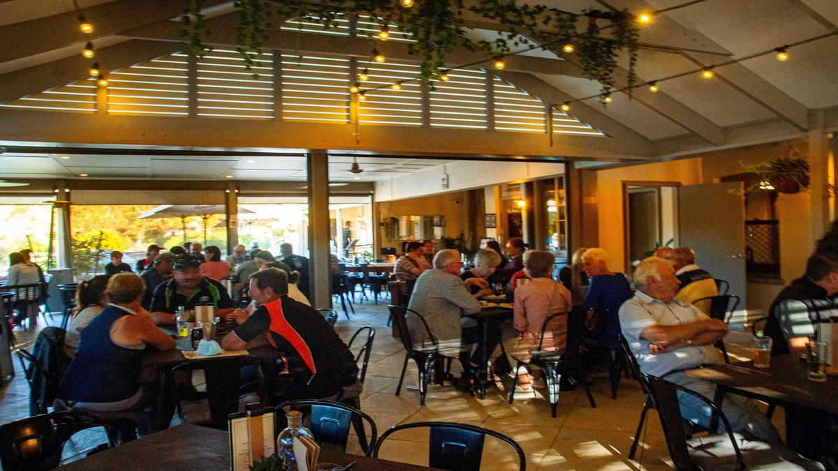 Bridge Hotel Langhorne Creek Terrace and Verandah Dining