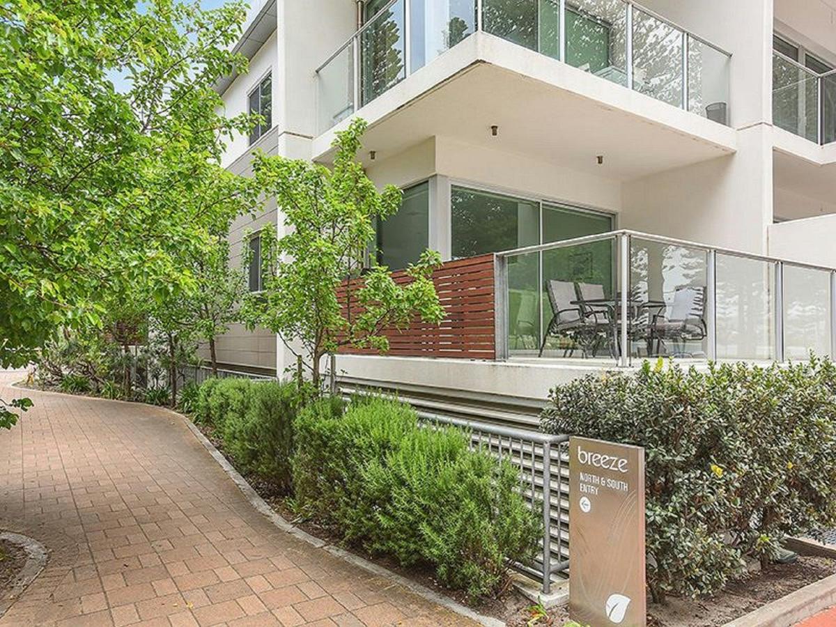 Breeze Beachfront Apartment no. 1 - First Floor