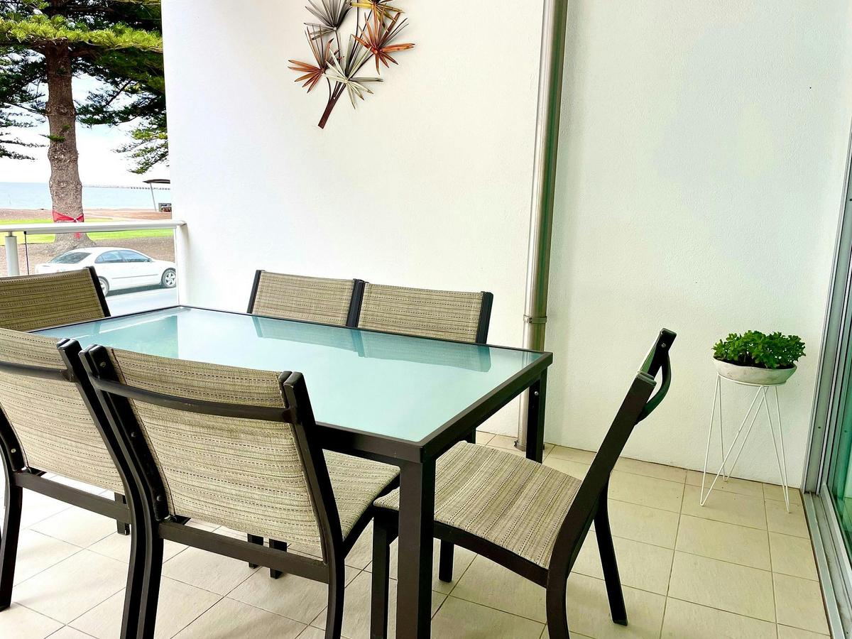 Breeze Beachfront Apartment no. 9