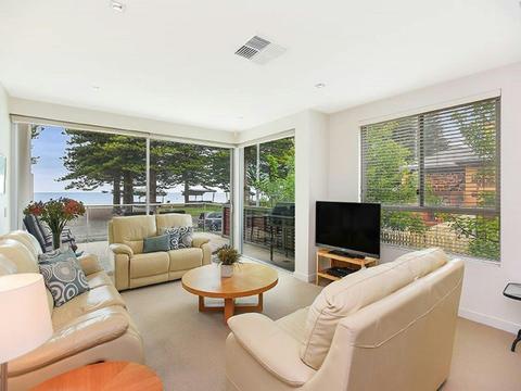Breeze Beachfront Apartment no. 1 - First Floor