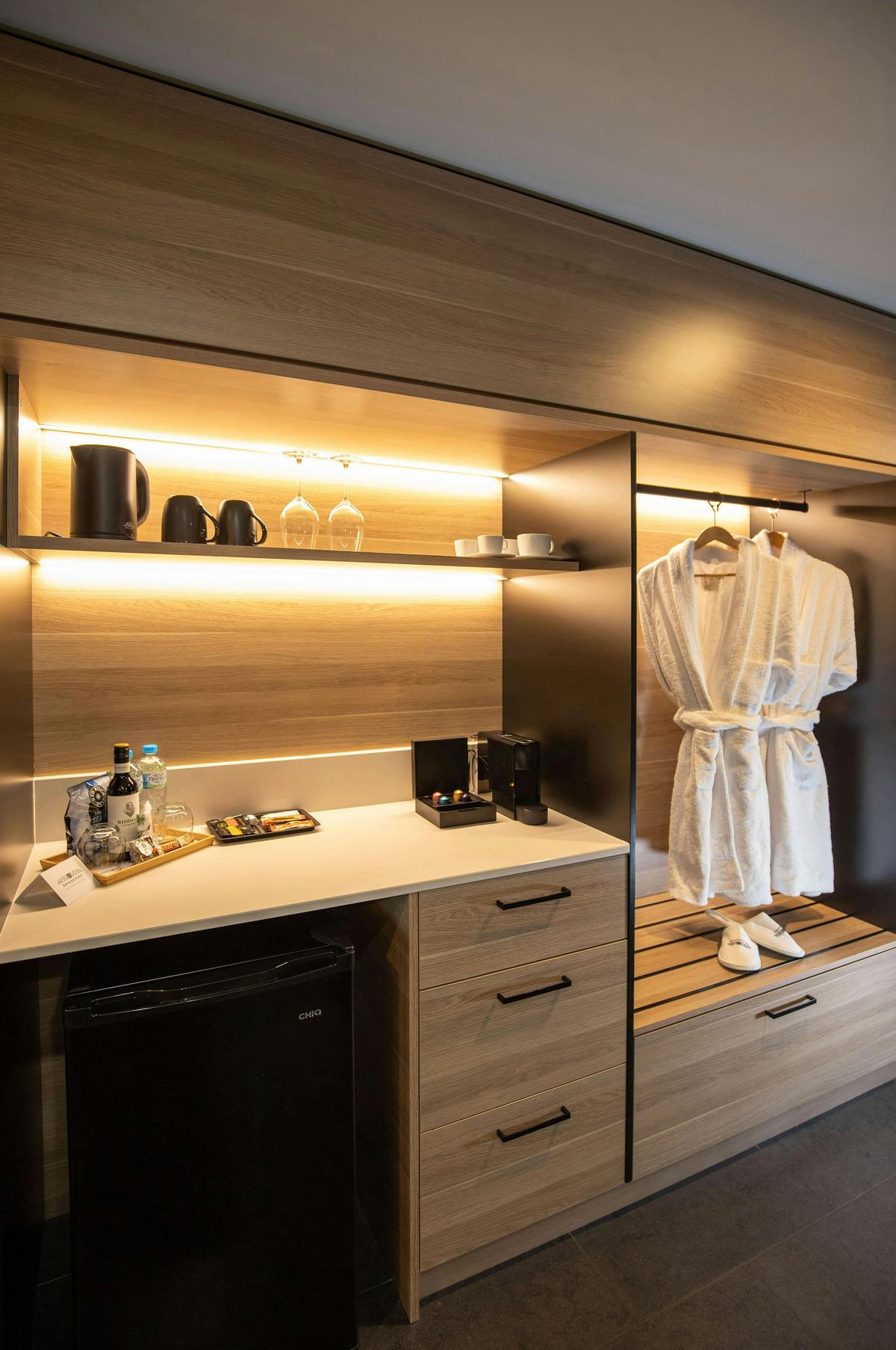 Deluxe Bridgeview Suite