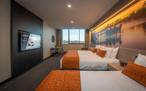 Riverside Suite