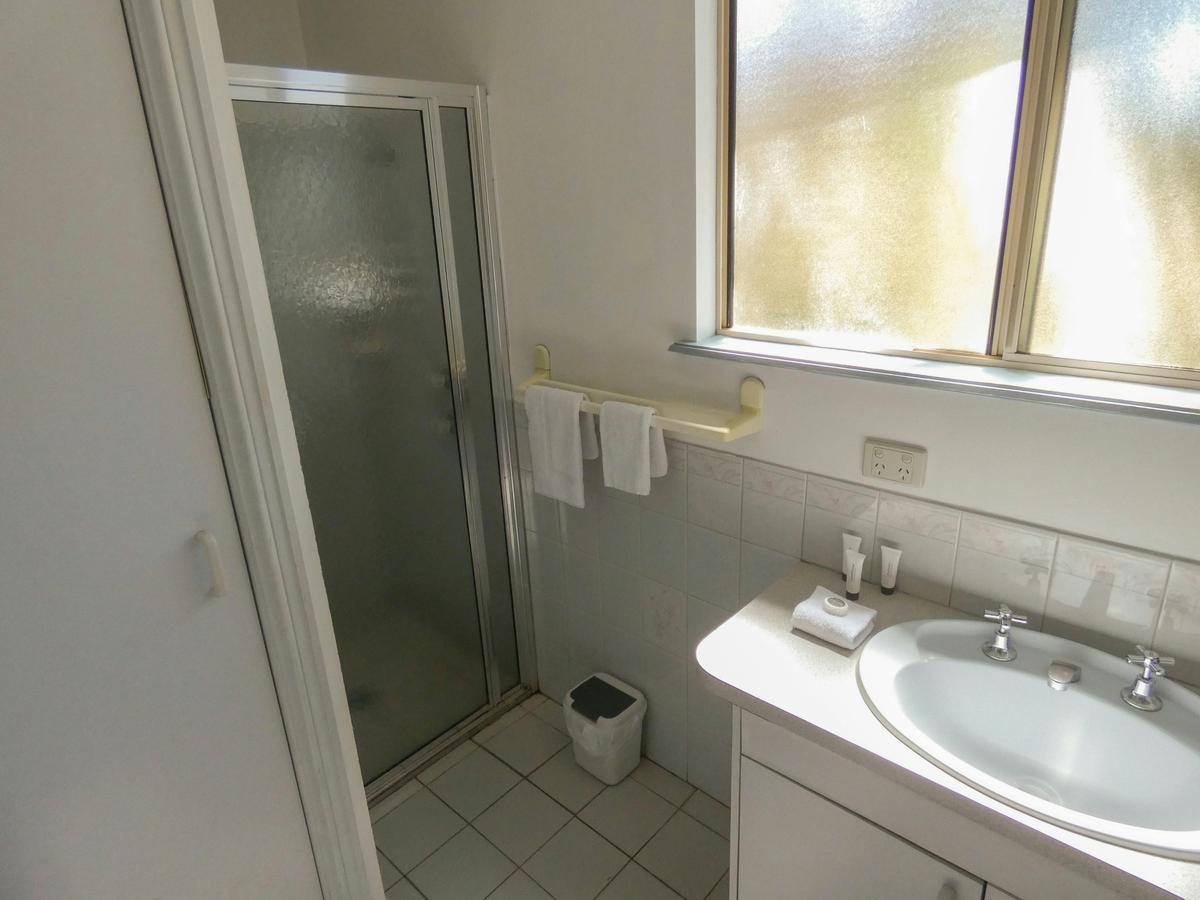 Three-Bedroom Deluxe Cabin