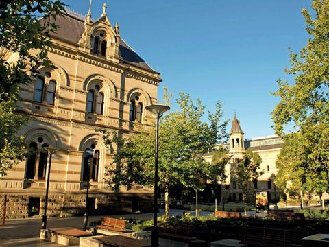 Ultimate Adelaide and Hahndorf Day Tour
