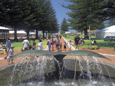 Victor Harbor and Southern Highlights Day Tour