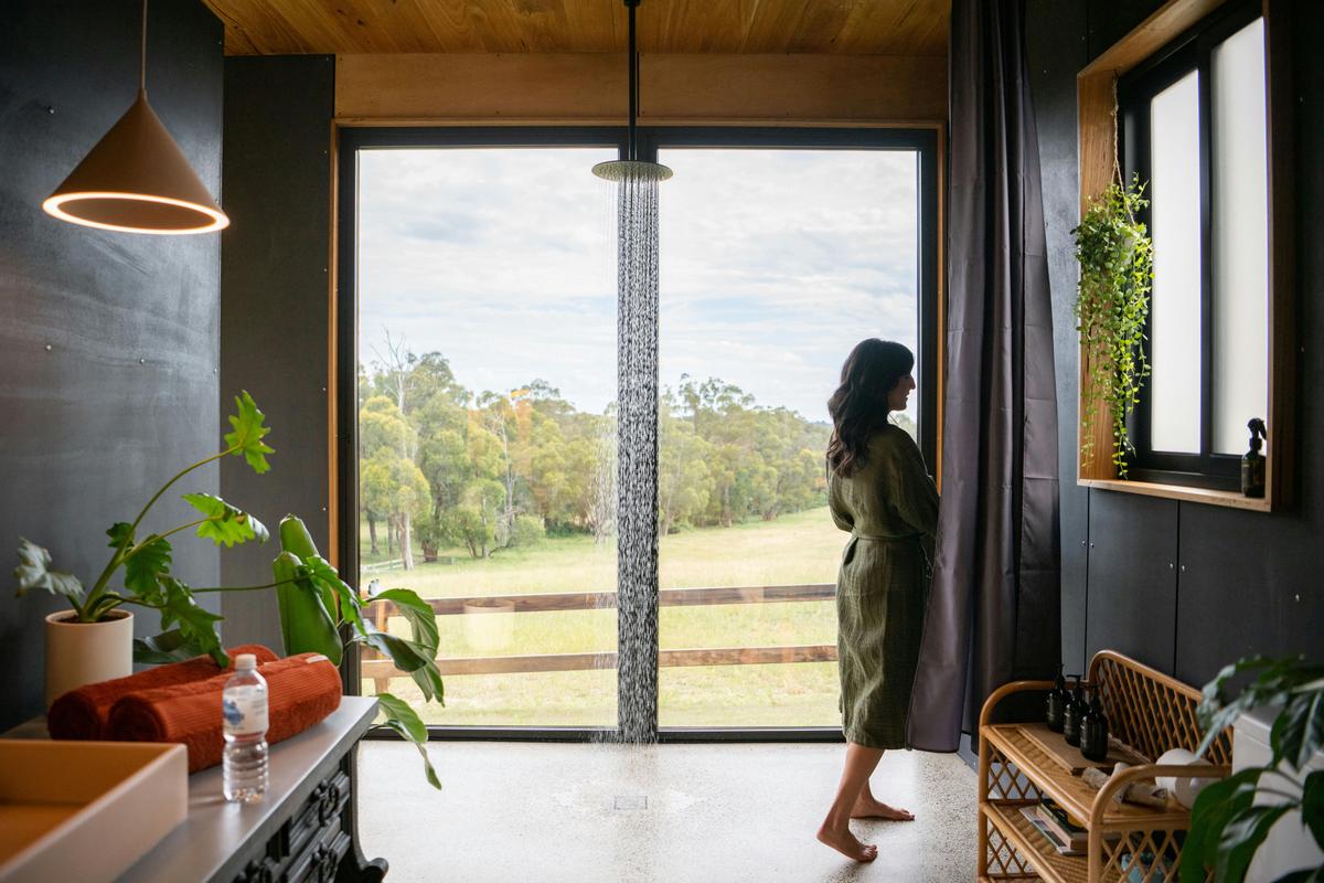 Deluxe Bathroom