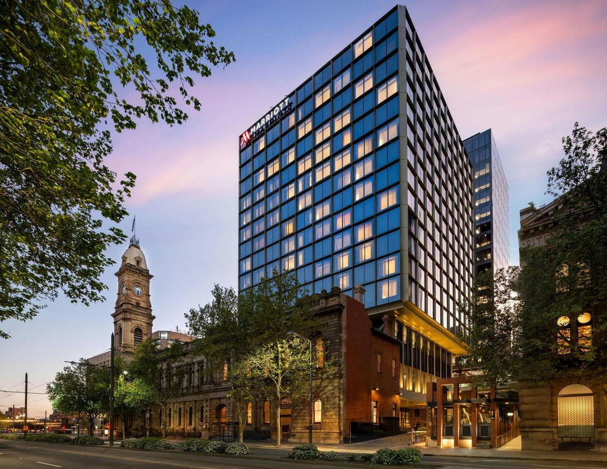 Adelaide Marriott Hotel Exterior