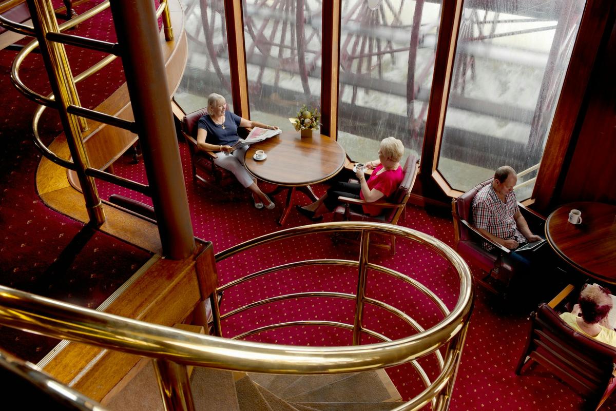 Lunch on the Murray Princess