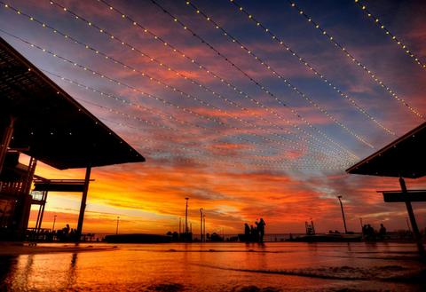Sunset Jetties & Beaches Evening Tour (6pm to 9.30pm)