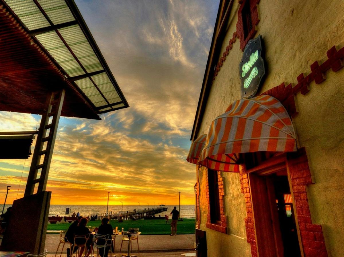 Sunset Jetties & Beaches Evening Tour (6pm to 9.30pm)