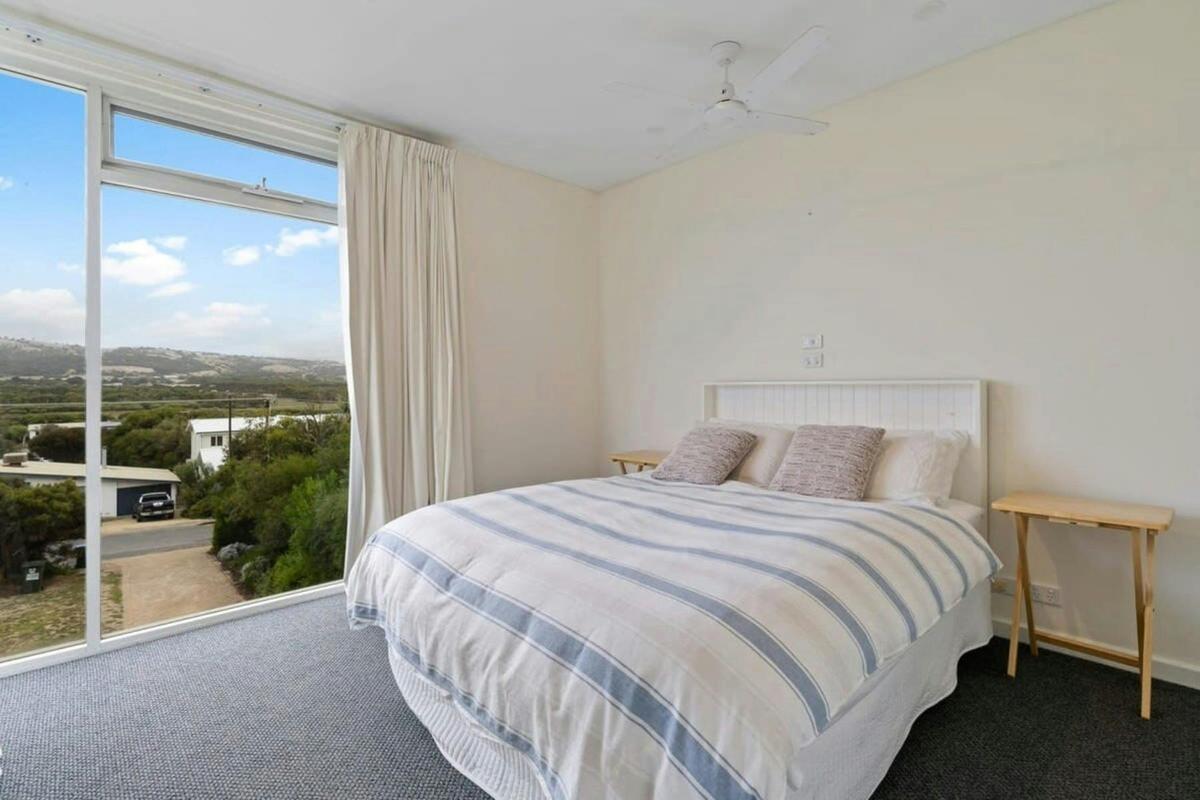 Upstairs bedroom 2