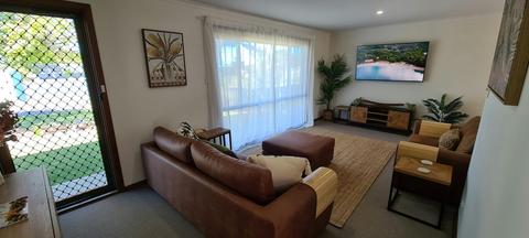 Coastal Village Getaway - Pet Friendly Normanville