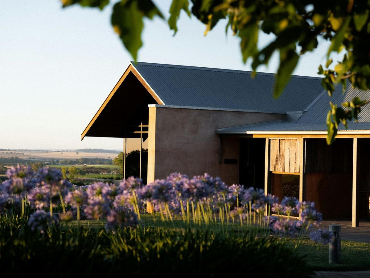 Corryton Burge Cellar Door in Summer