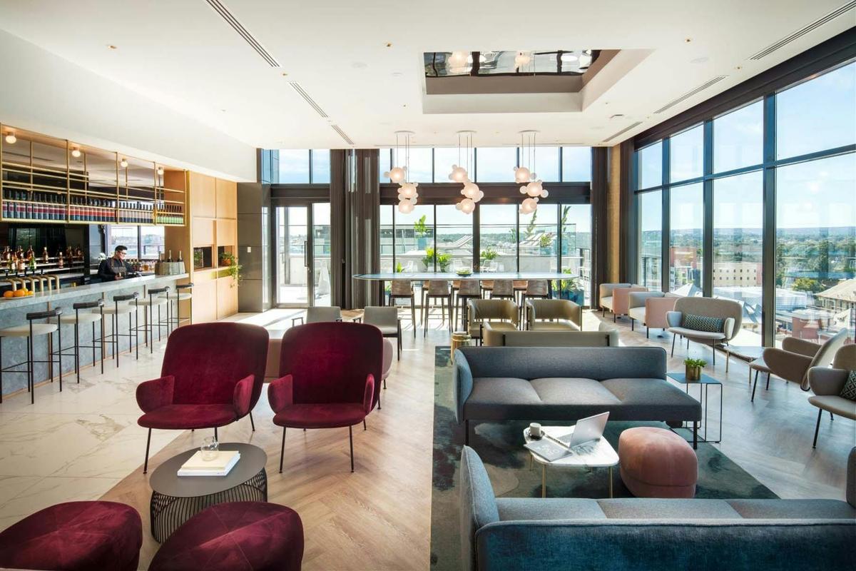 Crowne Plaza Adelaide Plaza Workspace and Luna10