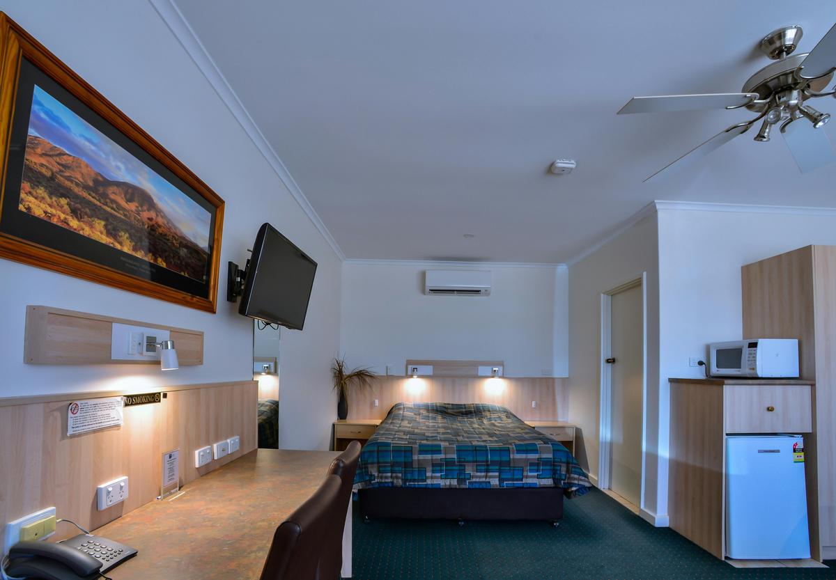 Queen room