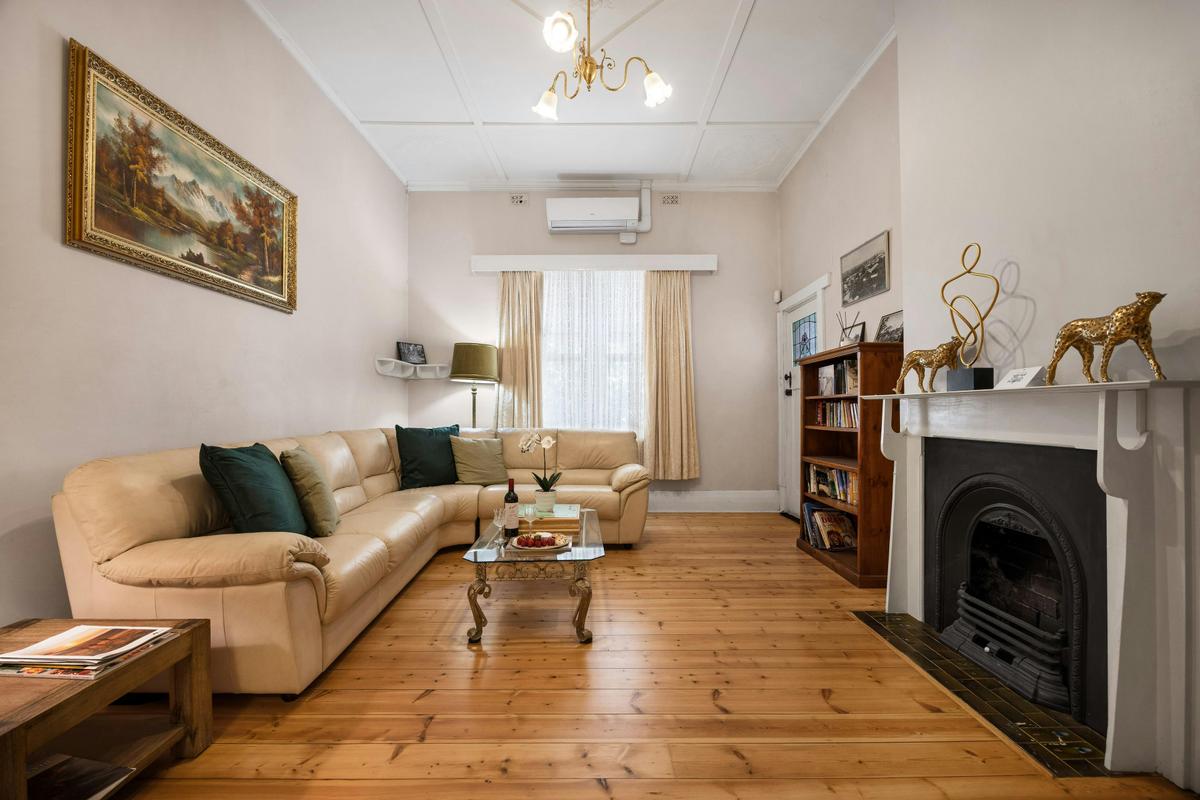 Relax and make memories with your love ones/family/friends in this spacious character loungeroom