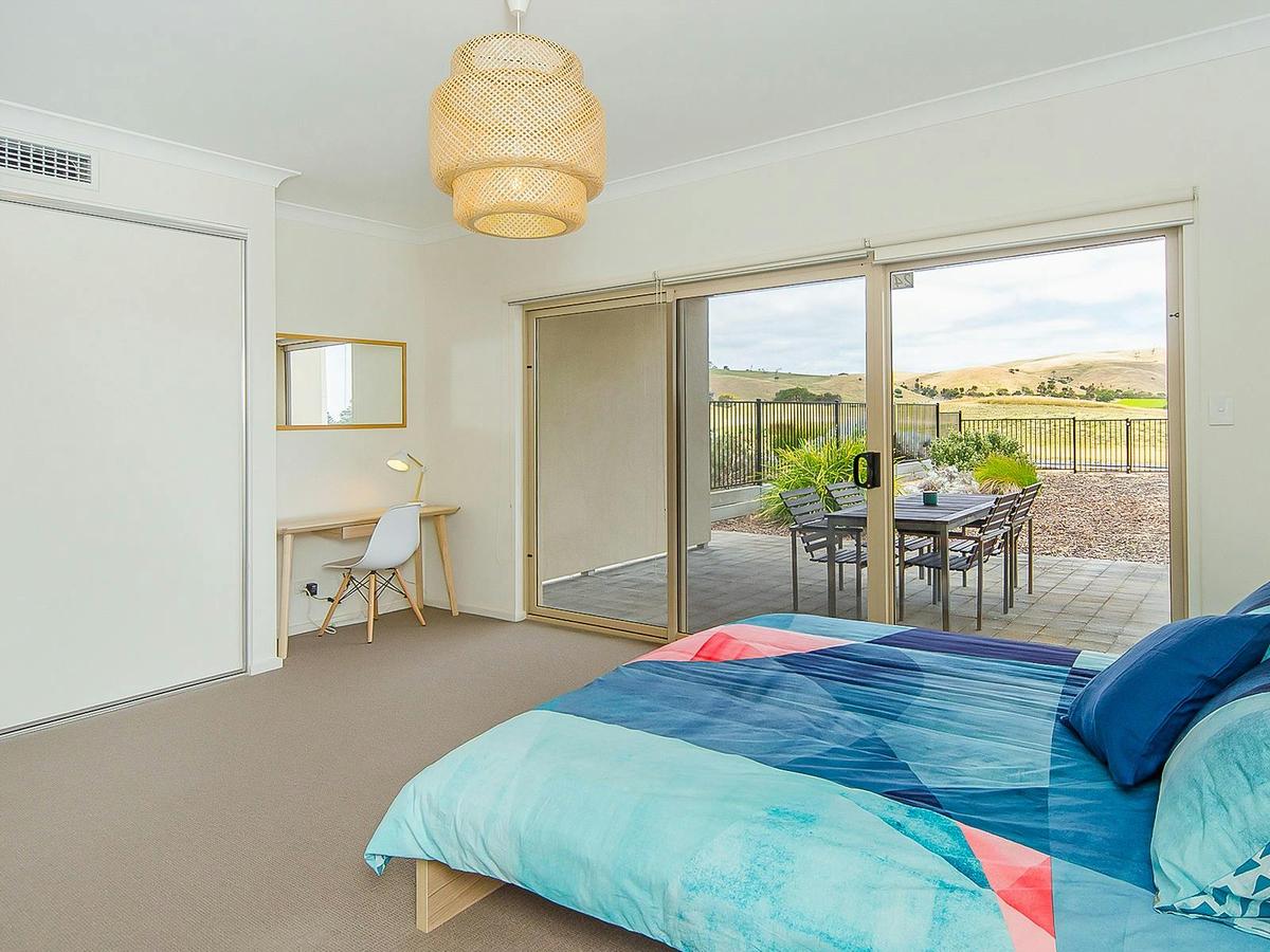 Contemporary Golf Course Frontage 3 Bedroom Home