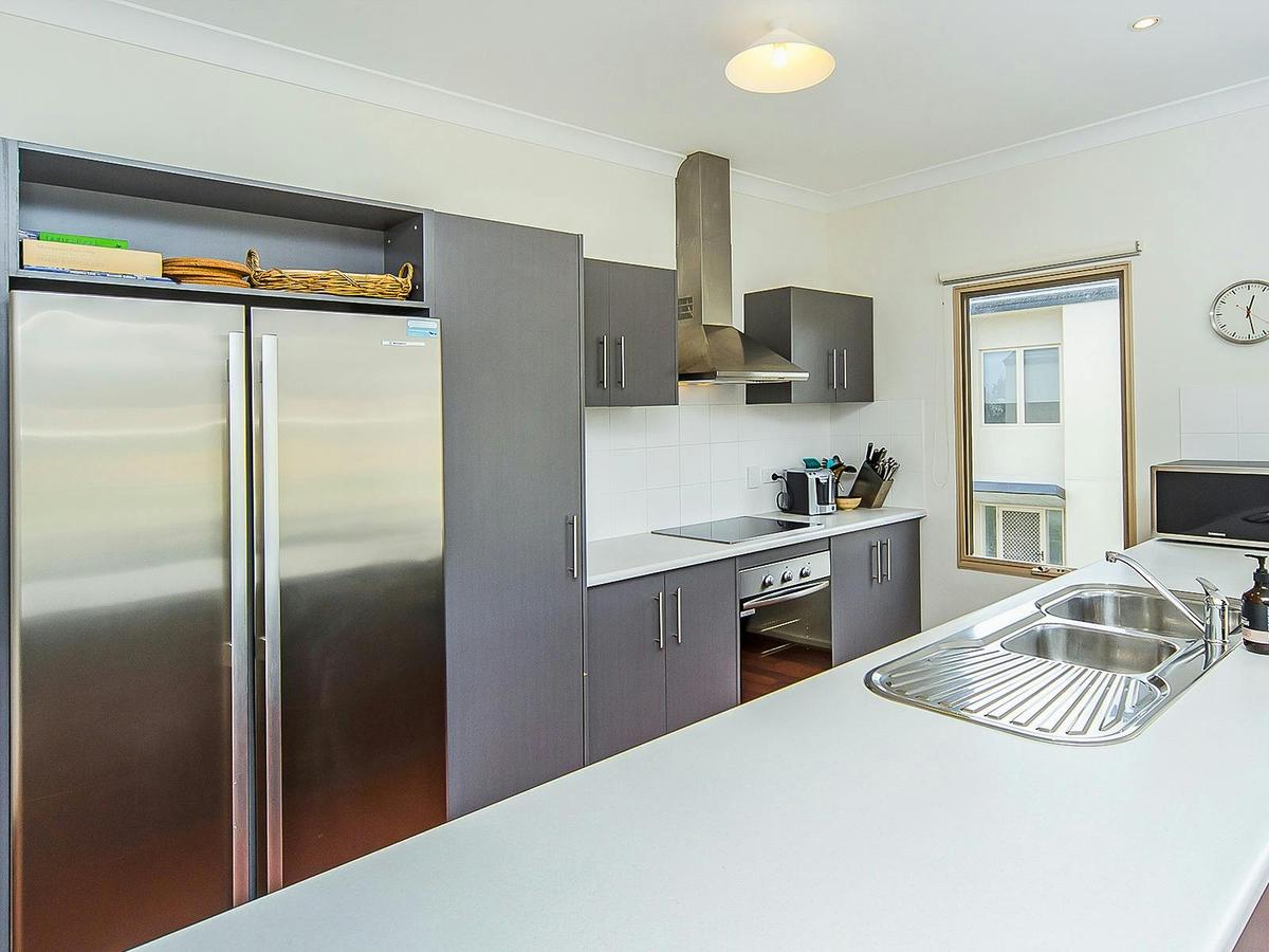 Contemporary Golf Course Frontage 3 Bedroom Home