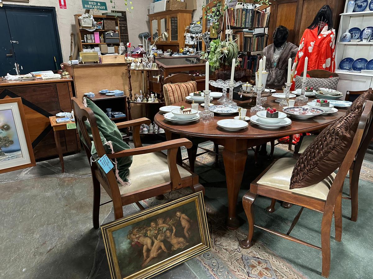 Dining chairs & table