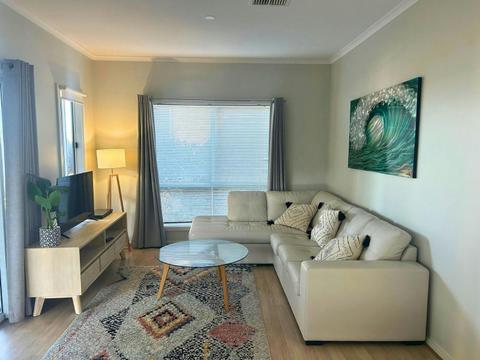 Contemporary 3 Bed 2 Bath Home with Ocean View & Wi-Fi