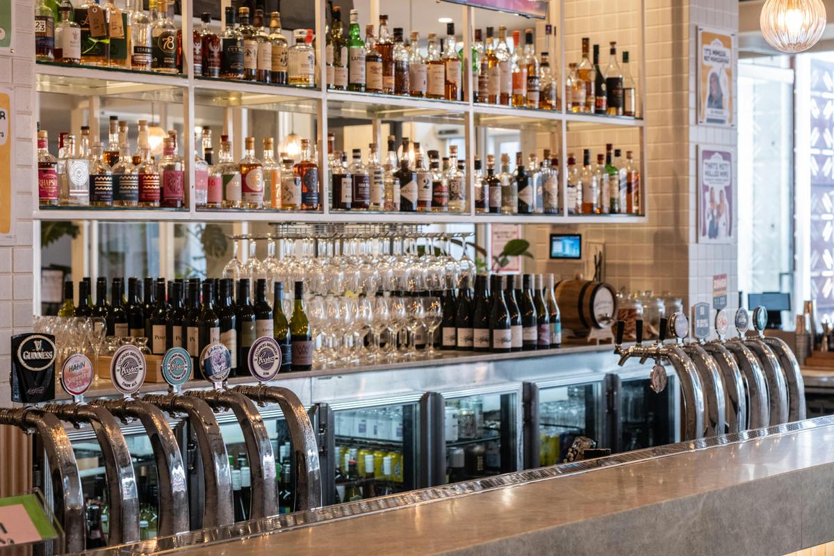Cremorne Hotel bar