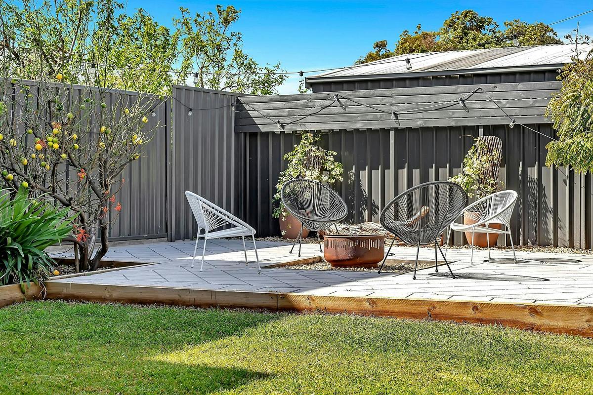 Relax, play, Picnic, firepit, Outdoor showers and entertainment- All at one place