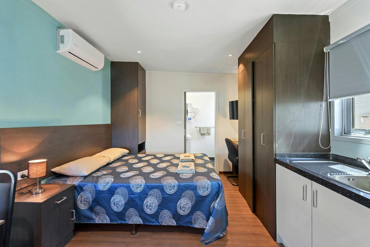 Superior Studio Cabin