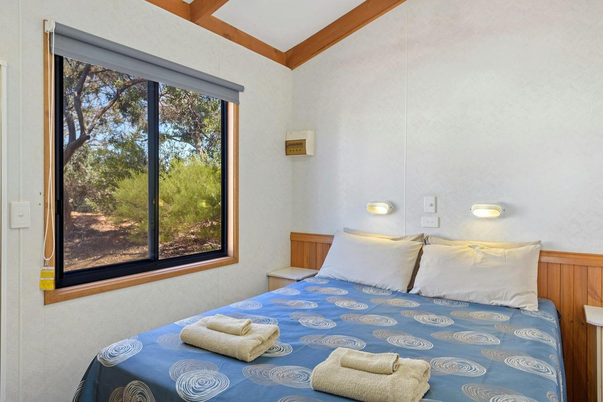 Superior 2 Bedroom Cabin - Sleeps 6