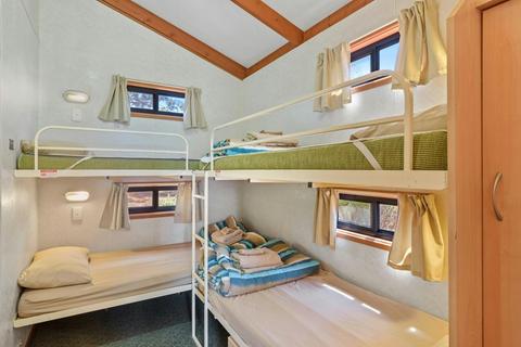 Superior 2 Bedroom Cabin - Sleeps 6