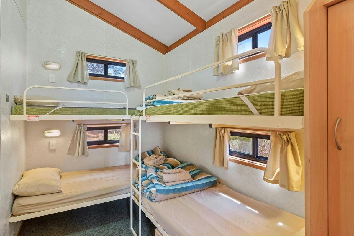 Superior 2 Bedroom Cabin - Sleeps 6