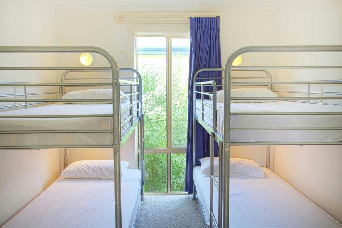 Deluxe 2 Bedroom Cabin - Sleeps 6