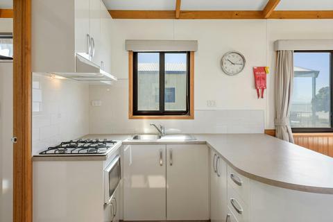 Superior 2 Bedroom Cabin - Sleeps 4