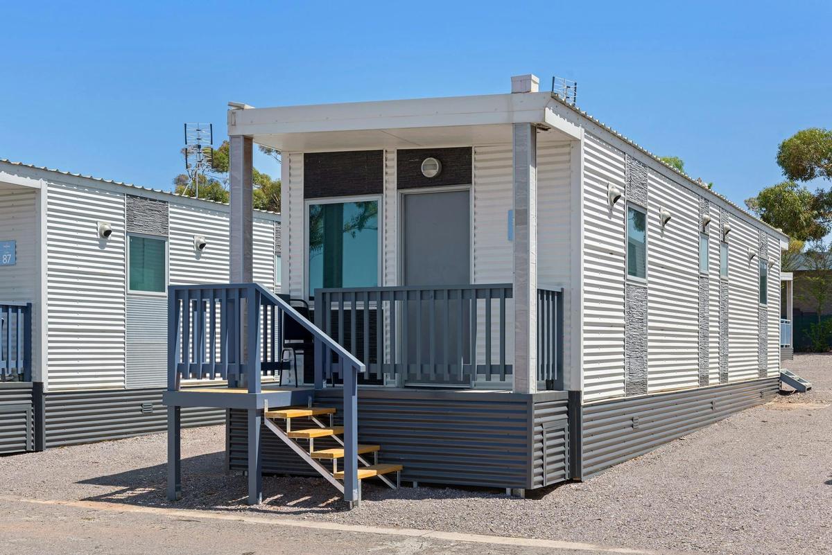 Superior Studio Cabin
