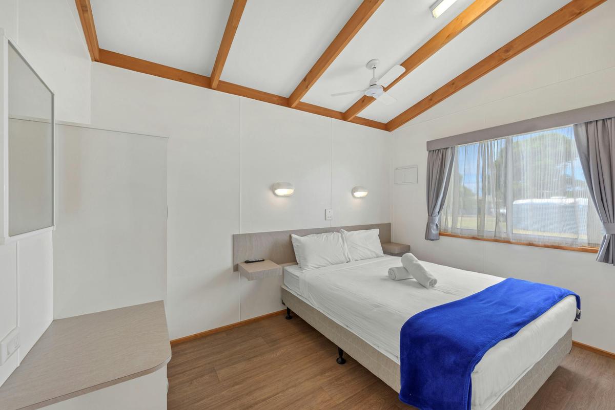 Superior Two Bedroom Access Cabin - Sleeps 6