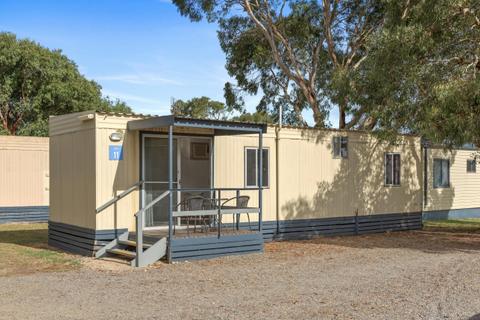 Economy One Bedroom Pet Friendly Cabin - Sleeps 2
