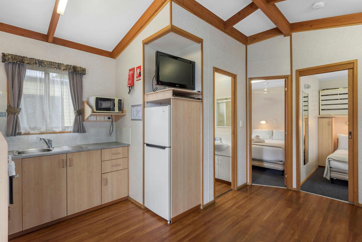 Standard Two Bedroom Cabin - Sleeps 5