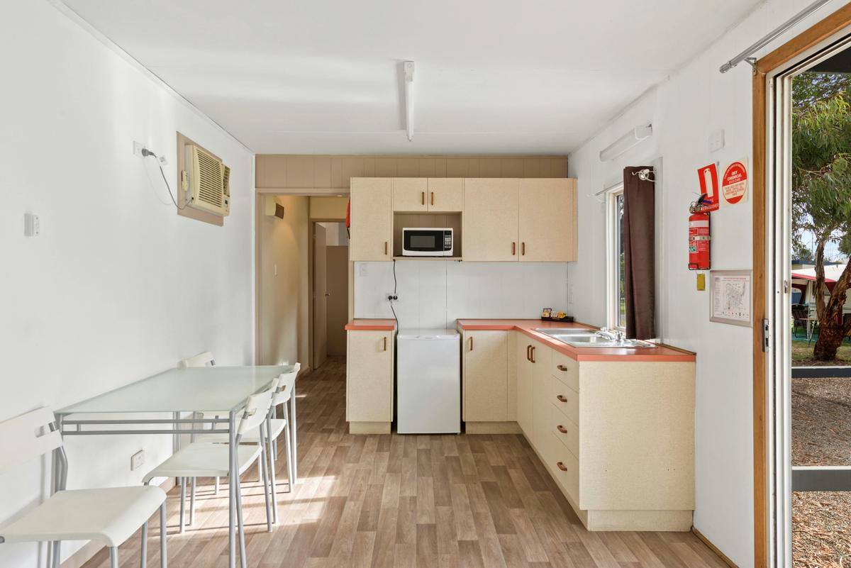 Economy One Bedroom Pet Friendly Cabin - Sleeps 2