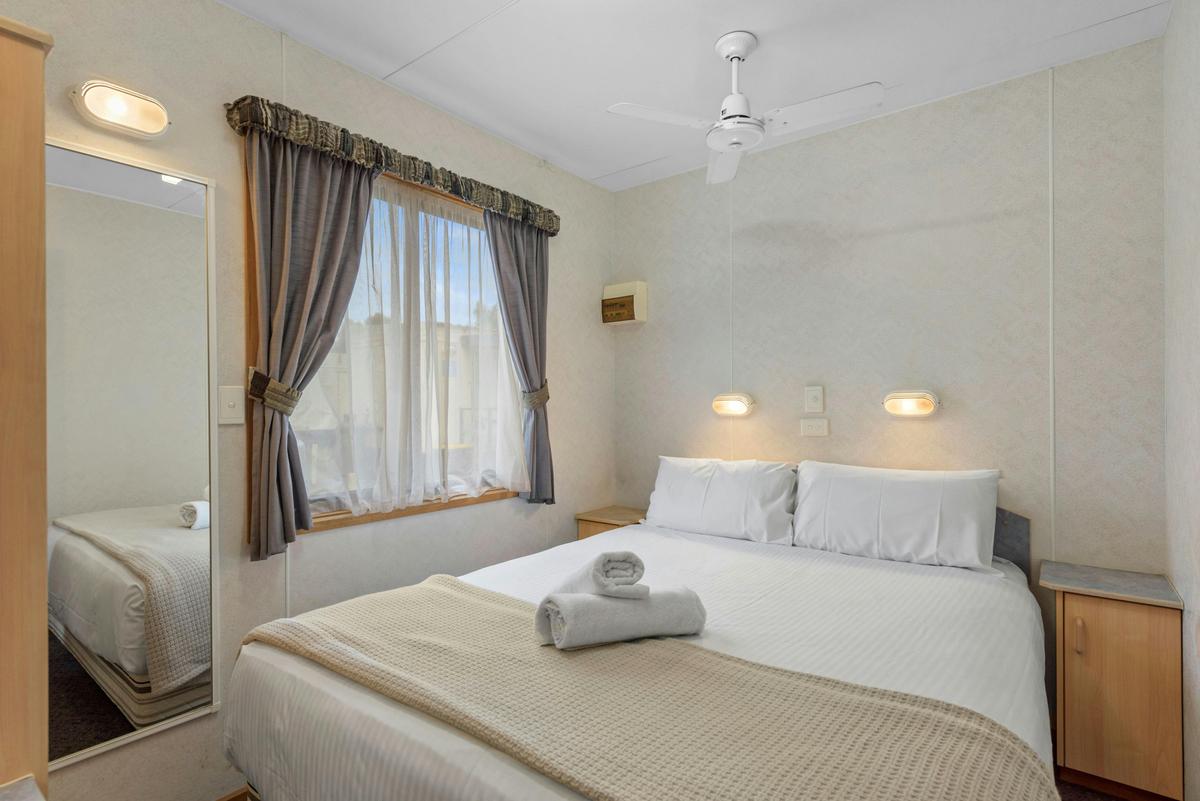 Standard Two Bedroom Cabin - Sleeps 5