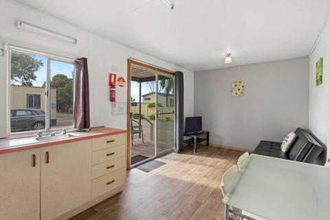 Economy One Bedroom Pet Friendly Cabin - Sleeps 2