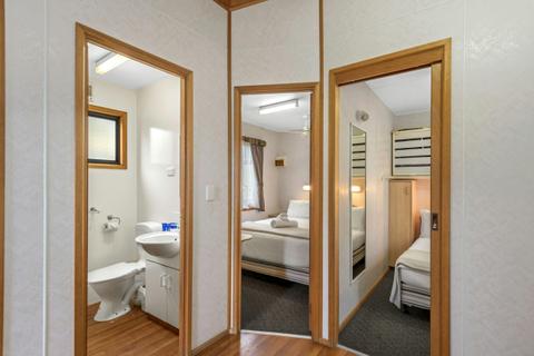 Standard Two Bedroom Cabin - Sleeps 5