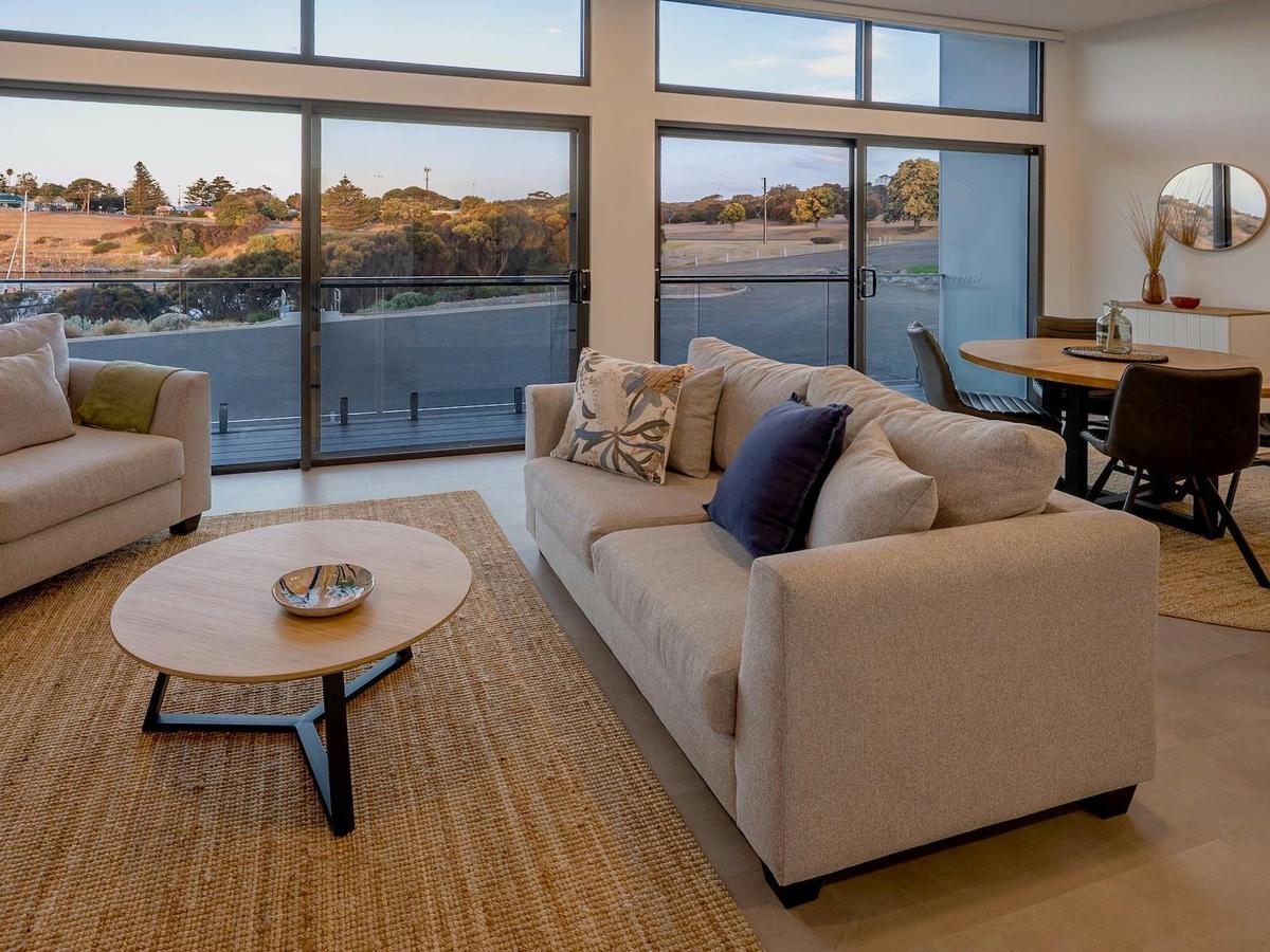Apartment 3 - The YC Lily May